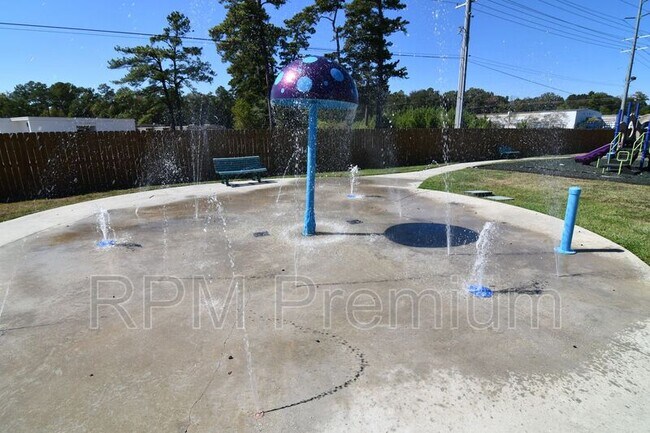 Building Photo - 8429 Florida Blvd