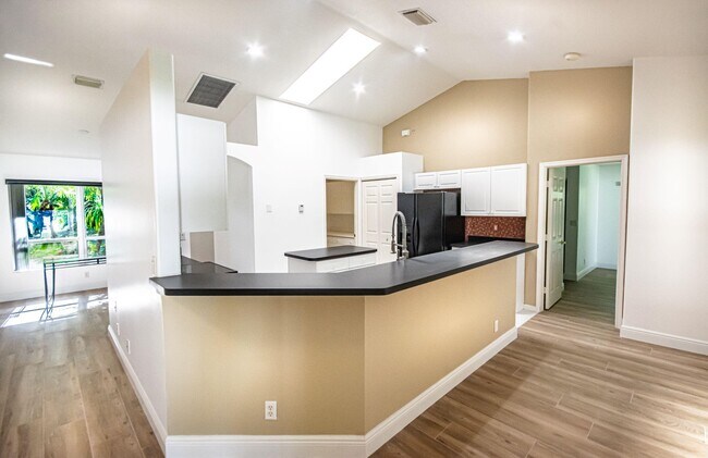 Building Photo - 12523 169th Ct N