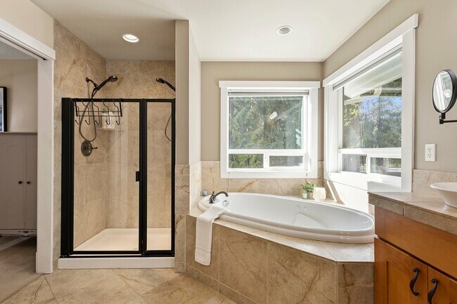 Building Photo - 37909 Theo Ln