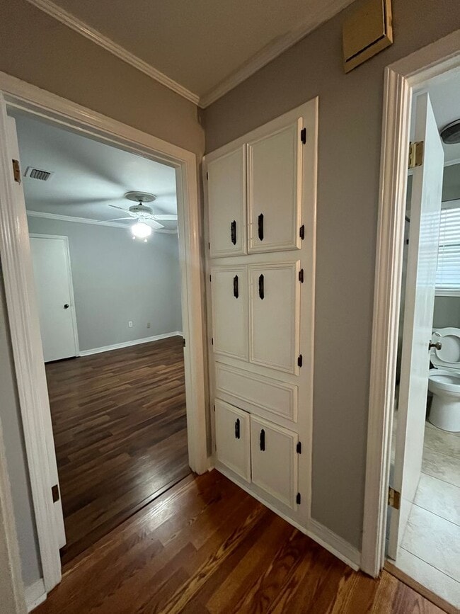 Building Photo - 617 Turtle Creek Dr