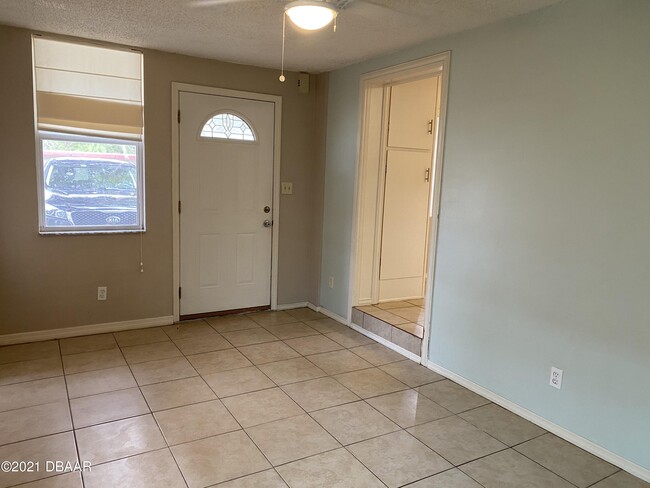 Building Photo - 420 Miriam Ave