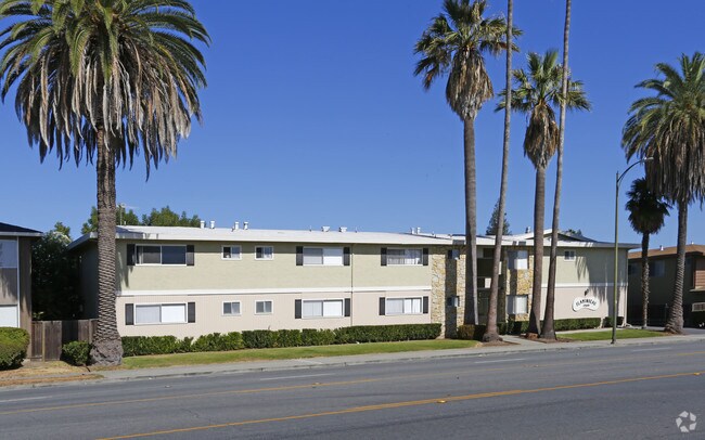 Building Photo - Flaminbeau