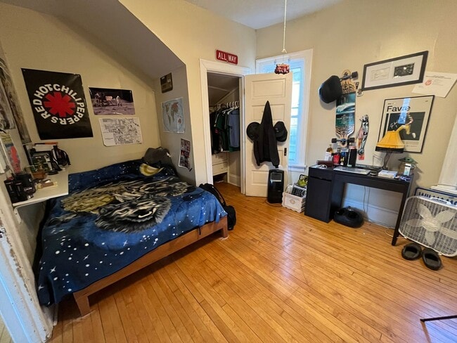 Building Photo - 2614 N Prospect Ave