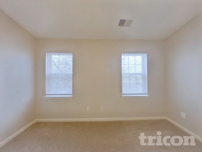 Building Photo - 12724 Deaton Hill Dr