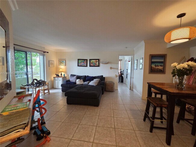 Building Photo - 10795 SW 108th Ave