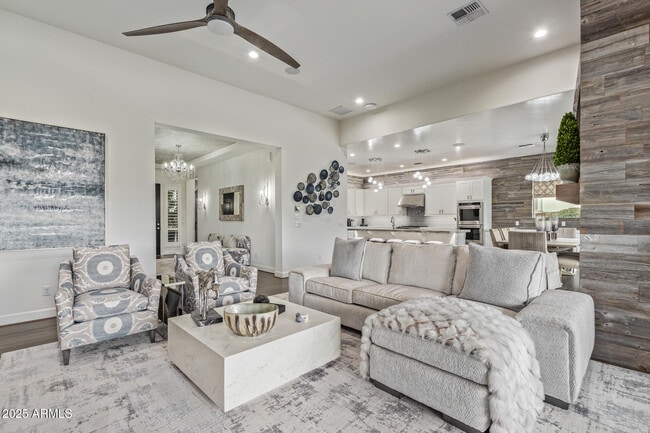 Building Photo - 4601 S Pinaleno Dr