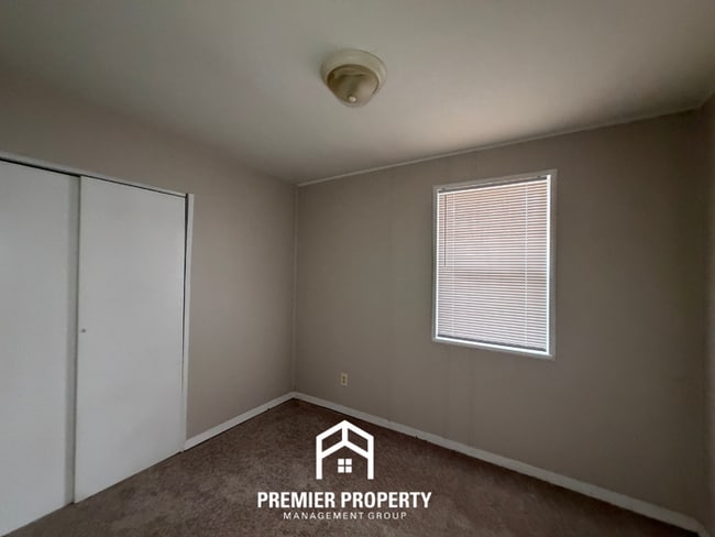Building Photo - Cozy 3BR Memphis Home with Fenced Yard, Bright Living Space & Convenient Layout