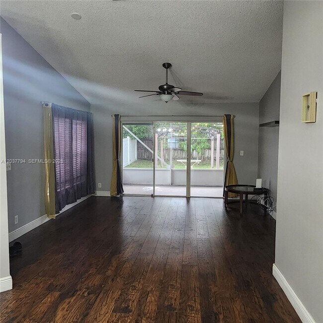 Building Photo - 10180 Fanfare Dr