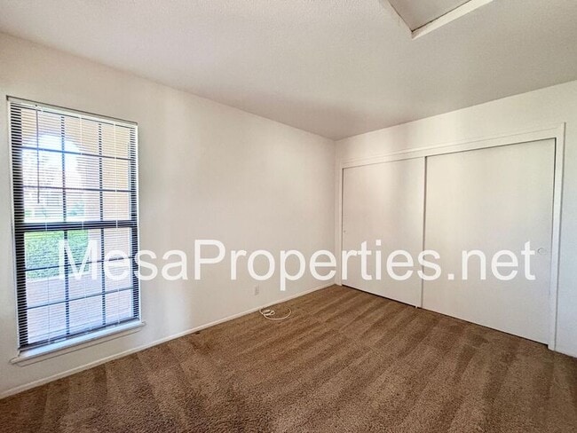 Building Photo - 19182 Elm Dr