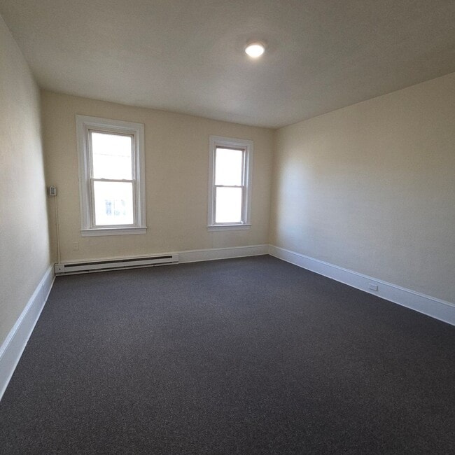 Building Photo - 33-35 Washington Street