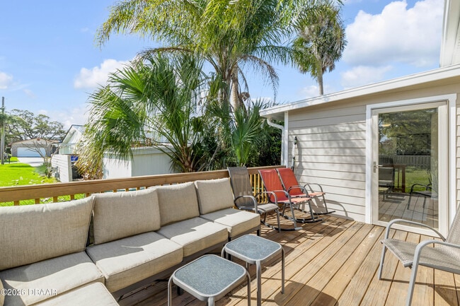 Building Photo - 646 S Pine St