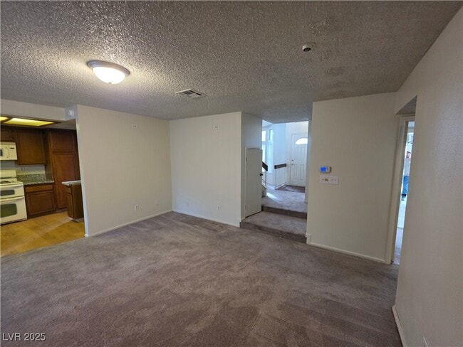 Building Photo - 321 S Bent Creek Dr