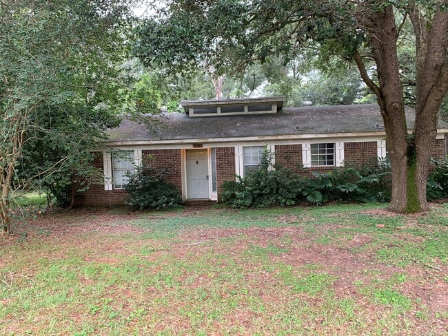 Primary Photo - Located on a Cul-De-Sac in Semmes
