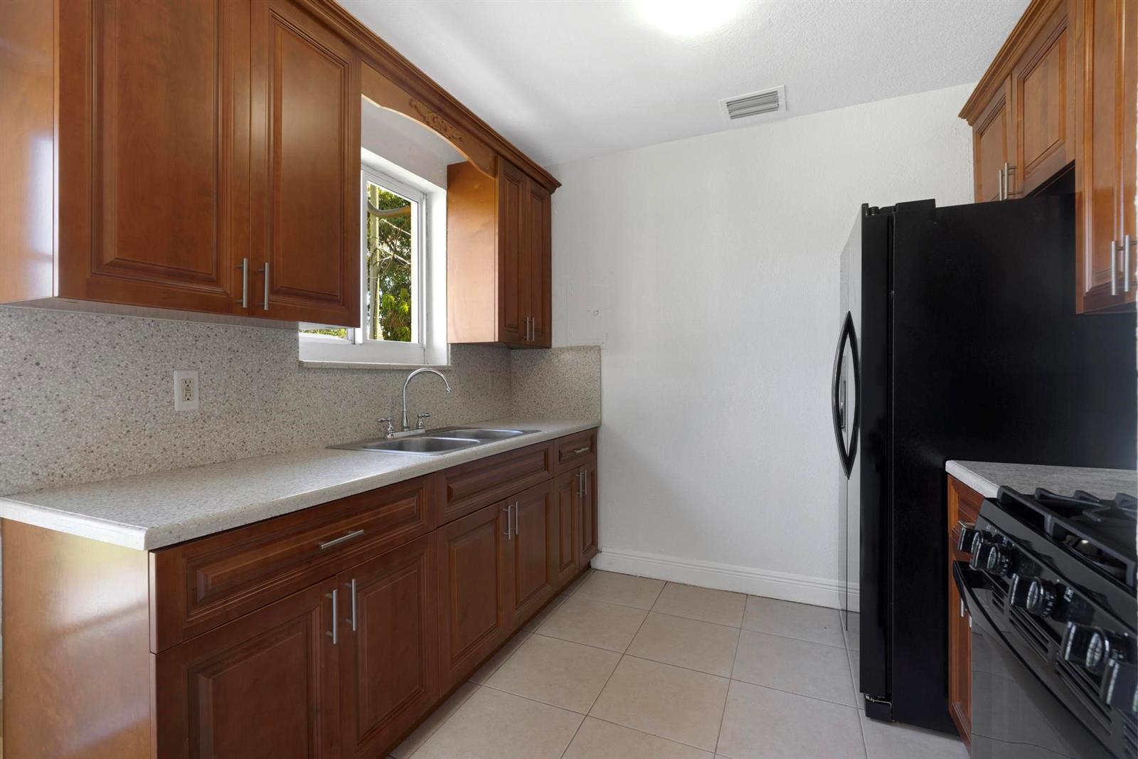 Building Photo - 585 NW 182nd Ter