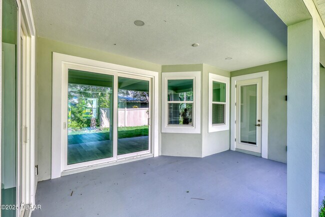 Building Photo - 2894 Hardy Ave