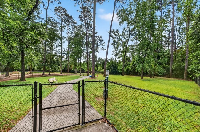 Building Photo - 31722 Royal Woods Ct