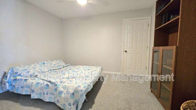 Building Photo - 4022 SW 12th Pl