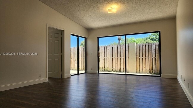 Building Photo - 164 Meadows Dr