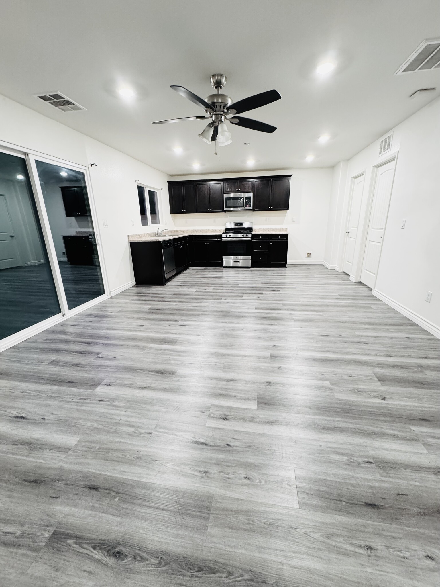 Building Photo - 1225 Corte del Sol