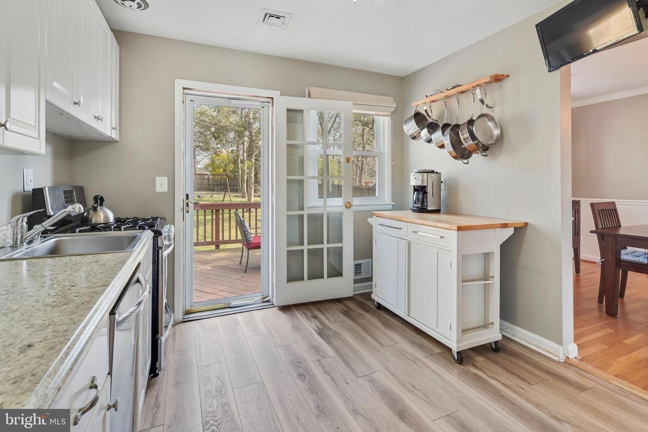 Kitchen - 8409 Morey Ln