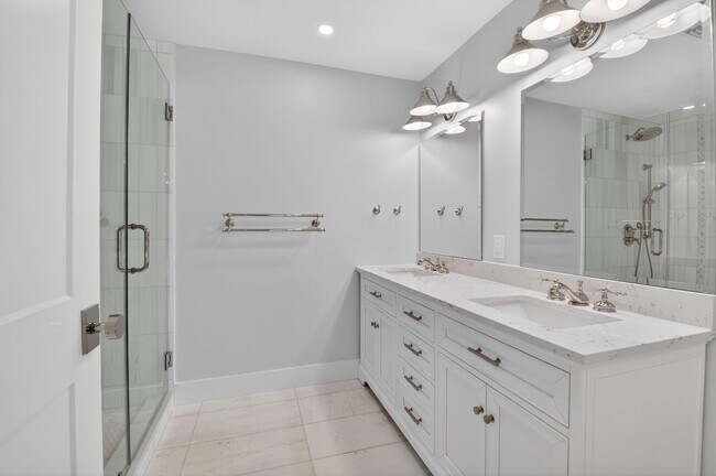 Building Photo - 1254 SW 4th Ct