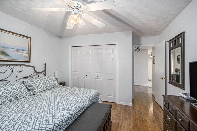 Building Photo - Lovell 237/239 - PLACEMENT