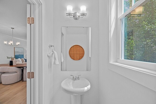 Building Photo - Minutes to Uptown, NoDa & Camp North End