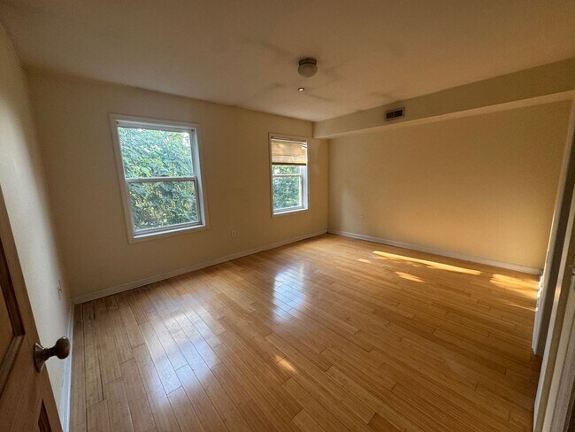 Building Photo - 1526 N 17th St