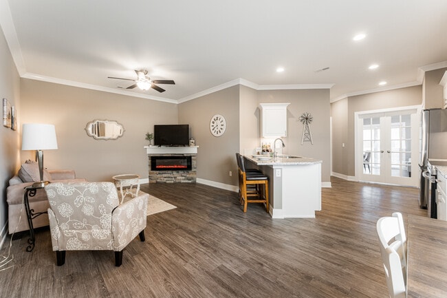 Building Photo - 102 Granite Way