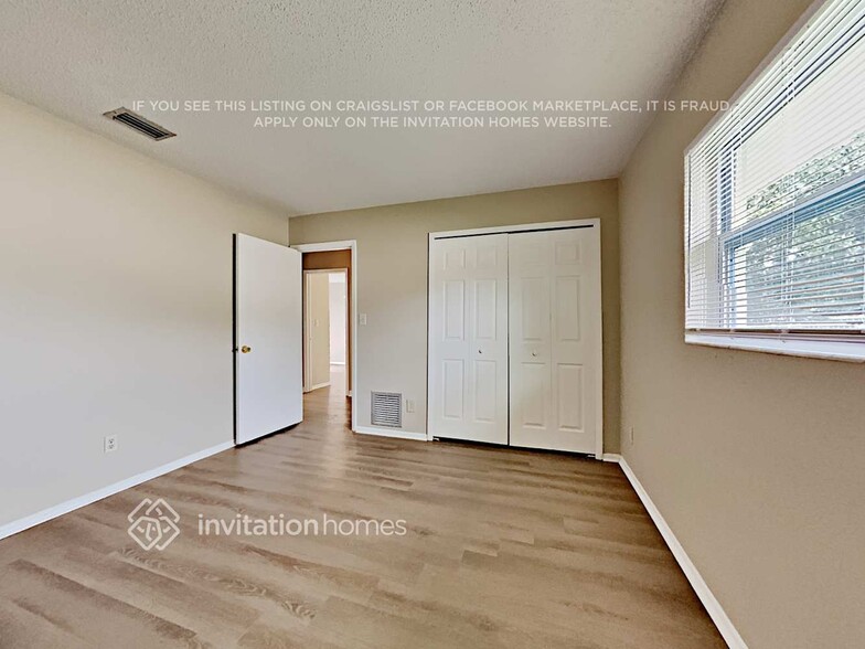 Building Photo - 2059 Sandpiper Dr