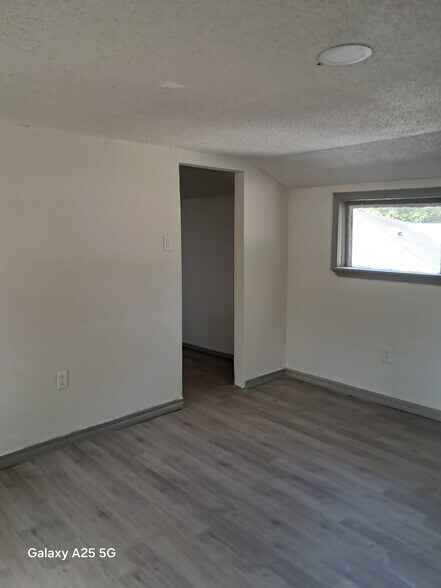 Building Photo - 2351 Dukes Ave