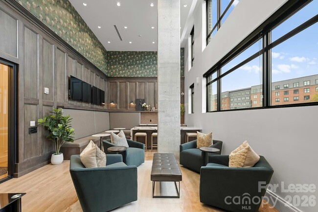 Building Photo - 2025 Cleveland Ave