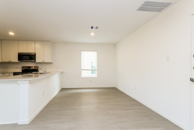 Building Photo - 15298 Abella Dr