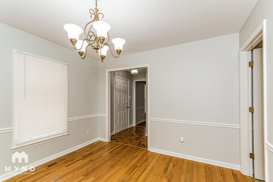 Building Photo - 220 Glaive Dr