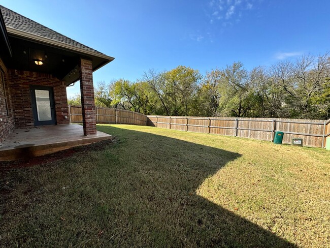 Building Photo - Beautiful 3 Bedroom Home in Azalea Farms i...