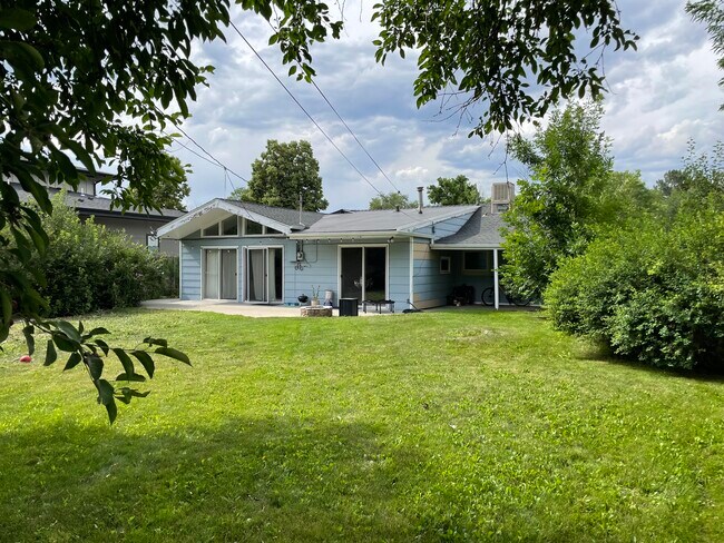 Building Photo - 4706 E Dartmouth Ave