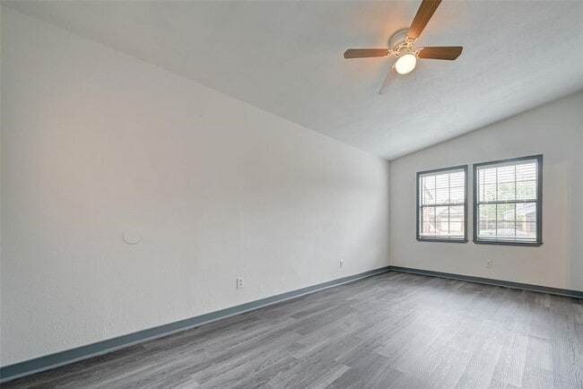 Building Photo - 940 Somercotes Ln