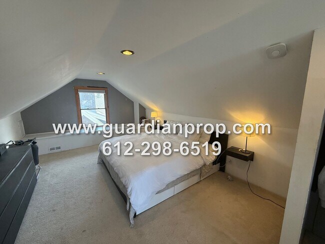 Building Photo - Merriam Park House Available May 1st, Updated Kitchen, Office, Fenced Yard, 2 Car Garage