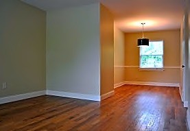 spacious living and dining room - The New Georgians Apts