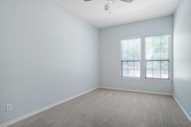 Building Photo - 5920 Pedernales Ridge