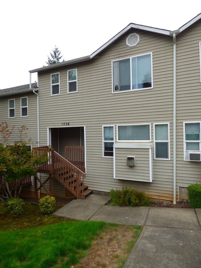 Building Photo - Rent Special: 1/2 Off First Full Months Rent