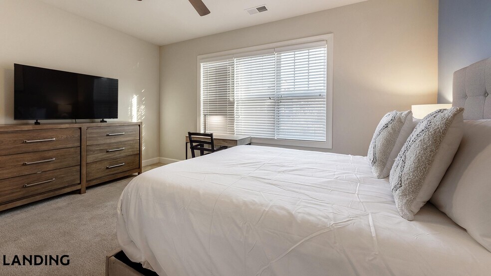 Building Photo - 3000 Daventry Cir