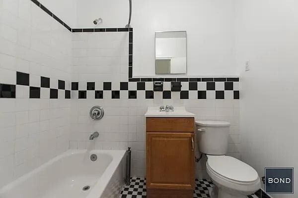 Building Photo - 411 W 54th St