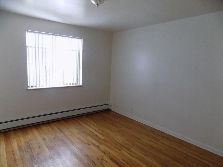 Building Photo - 1350 Columbine St