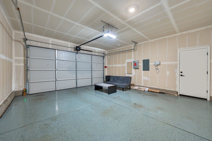 Building Photo - 4522 Drowsy Water Way