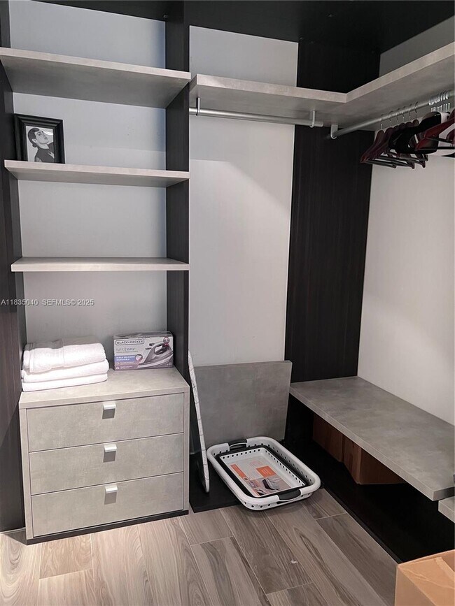 Building Photo - 801 S Miami Ave