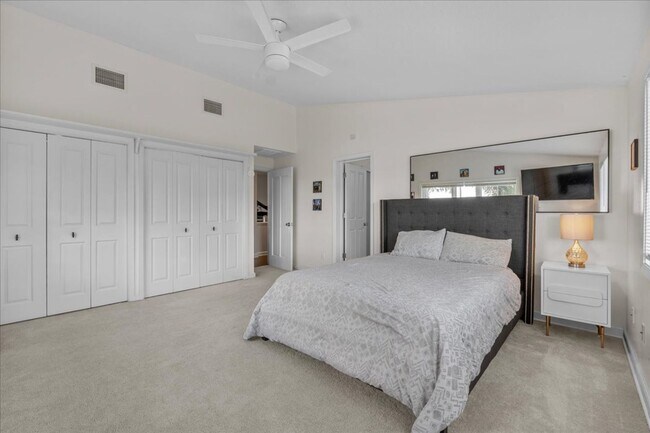 Building Photo - 3824 Gaines Dr