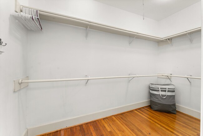 Building Photo - 315 Fairview St