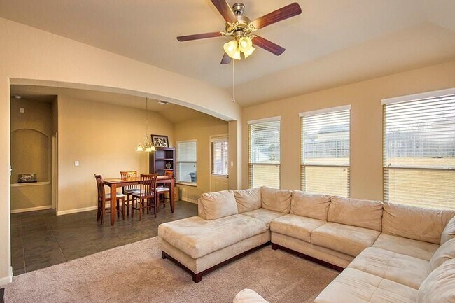 Building Photo - 207 Yukon Cove