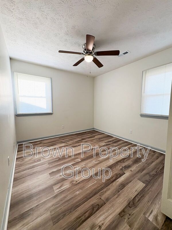 Building Photo - 2229 Delta Dr